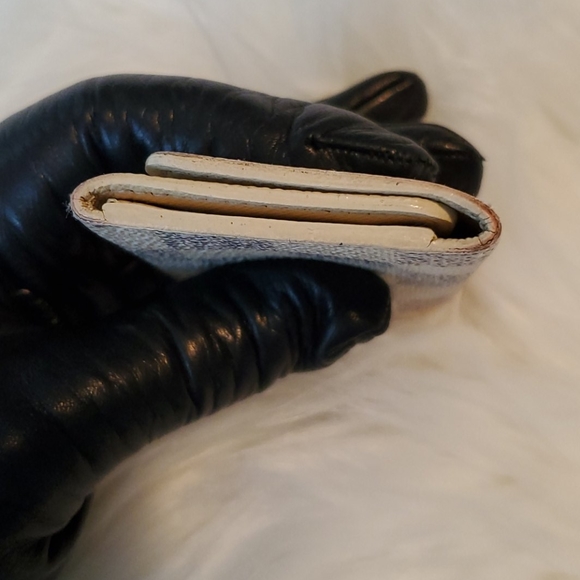 Auth Louis Vuitton Damier Azul 4 Key Holder - Picture 8 of 8